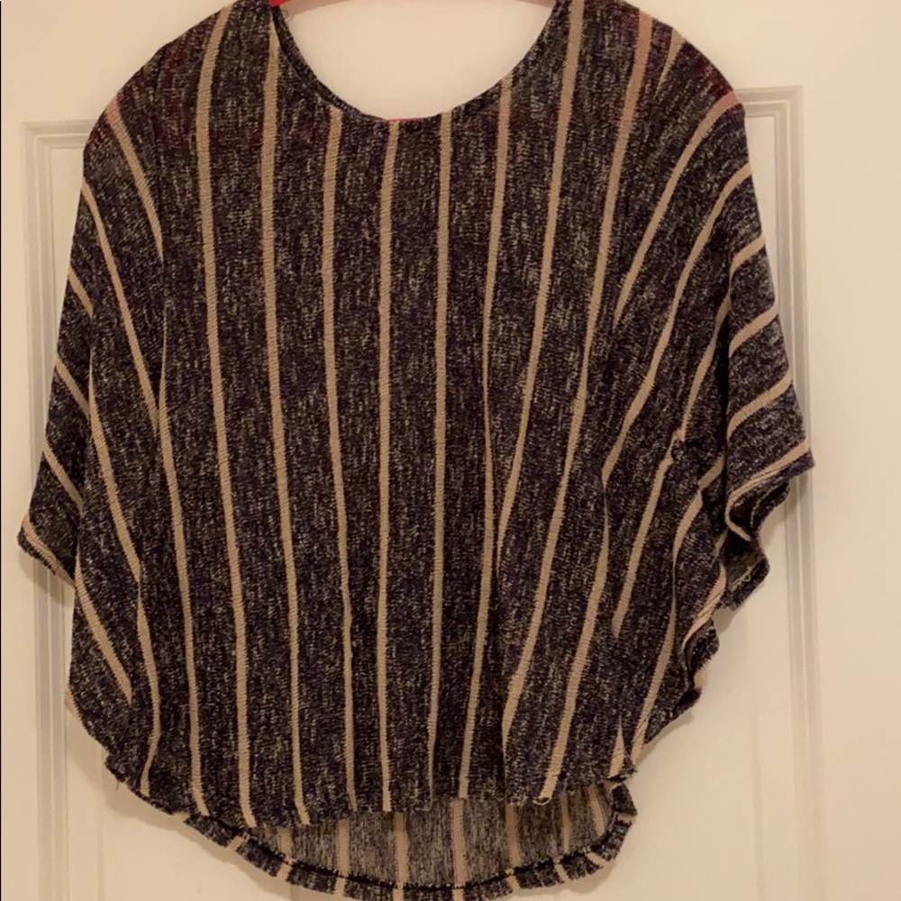 Women’s Poncho Style Blouse Sz Small!